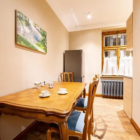 Ancient Storie's Ap 65sqm Renovated Free Parking Apartment Riga