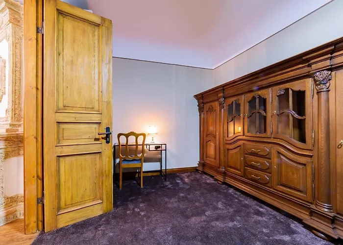 Ancient Storie's Ap 65sqm Renovated Free Parking Апартаменты *